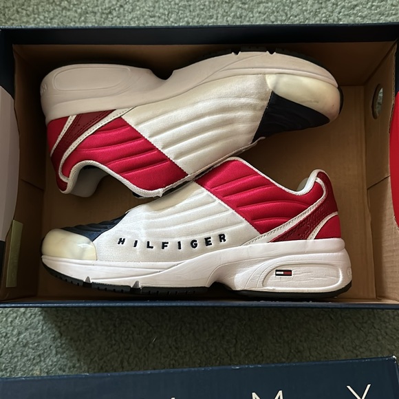 Tommy Hilfiger Sneakers - Picture 12 of 13